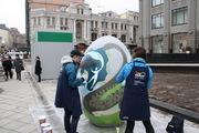 В Москве создали «Стол мира» и двухметровые пасхальные яйца  